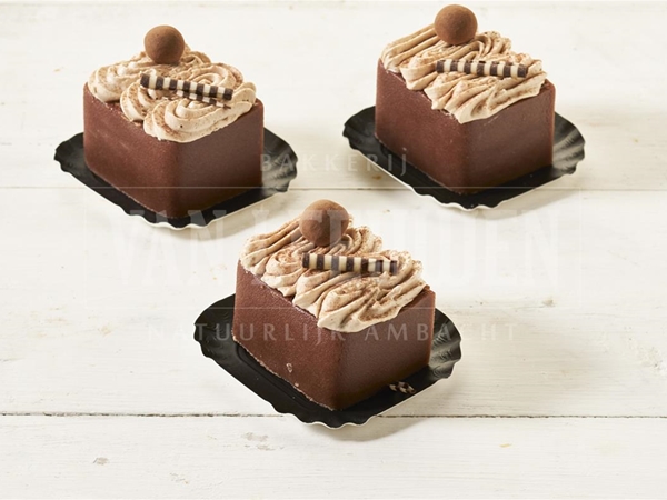 Petit fours cake chocolade p.st.